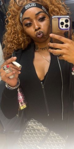 Wilmington NC Female Escort — tease & full-hour play - 1