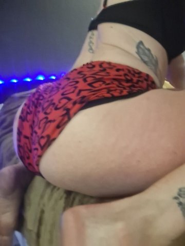 Houston Petite Female Escort — Jade (In/Outcalls) - 1