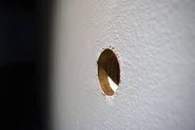FREE ANONYMOUS GLORY HOLE ACTION today OPEN from now to 9pm. - 1