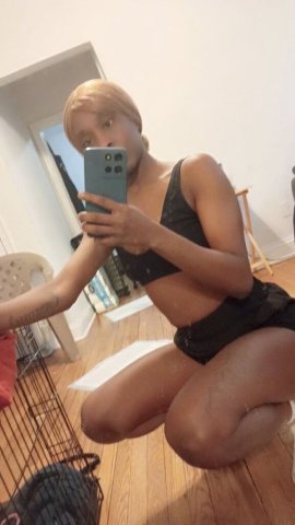 Fun Timez — Petite Ebony Car Date Escorts (Text for prices) - 1