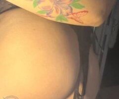 Everett WA Exotic Female Escort — Thick Thighs & Green Eyes - Image 4
