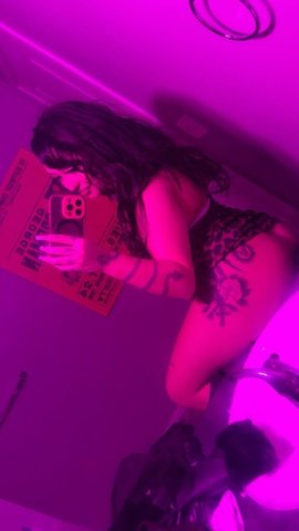 Outcalls only in Olympia — 50% off special, deposit required - 1