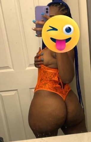 Rockford IL Young Female Escort — QV Special - 21 - 1