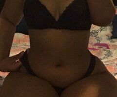 Honolulu Petite Curvy Female Escort for Private Hotel Dates - Image 3
