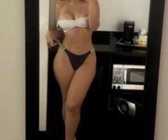 San Fernando Valley escorts - Latina Escort en San Fernando Valley — Baile erótico y masaje