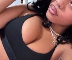 Louisville escorts - Natural BBGC 27 — Louisville Female Escort with Natural Body & Pretty Feet
