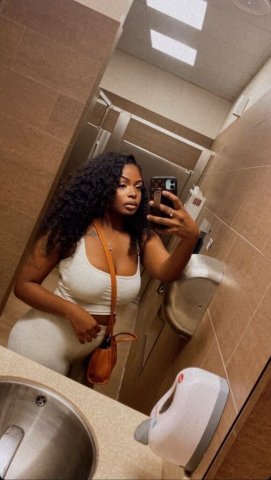 Minneapolis/St. Paul Young Adult Female Escort for Oral Play () - 1