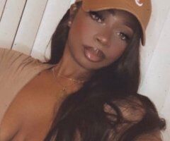 Minneapolis/St. Paul Young Adult Female Escort for Oral Play () - Image 3