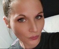 Milwaukee escorts - Milwaukee Female Escort — 5'4” Curvy 34C with Green Eyes