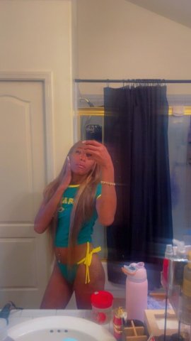 Fresno, CA Female Escort — Skin-to-Skin Nuru Massage (15–60 min) - 1
