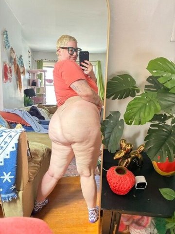 Virginia Beach Older Woman Priority — Longer Dates, Incall/Outcalls, Car Fun - 1