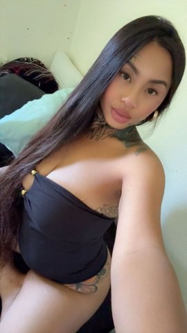 London — High Class Female Escort in Bismarck (Appointments Only) - 1