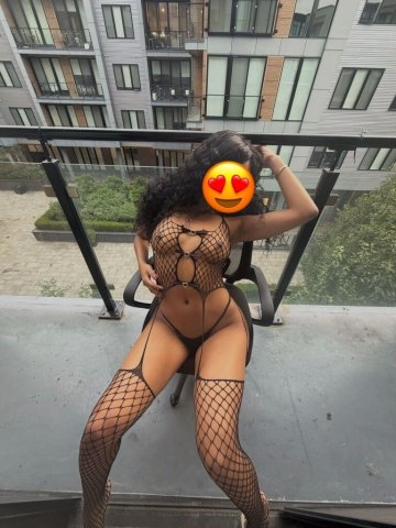 Chicago, IL Latina Escort — Relaxing Massage - 1