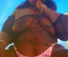 Hickory escorts - Hickory, NC Female Escort — Facesitting & Fetish-Friendly Outcalls