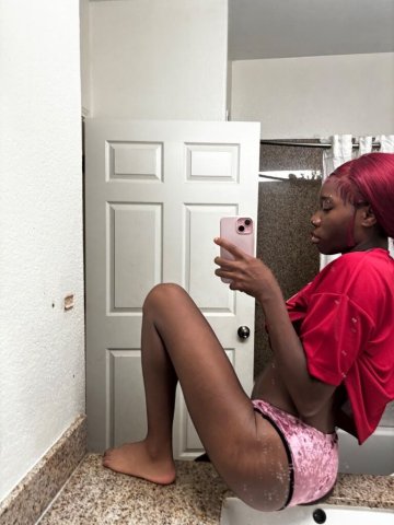 Columbus, GA Female Escort — Slim Petite Outcalls & Content - 1