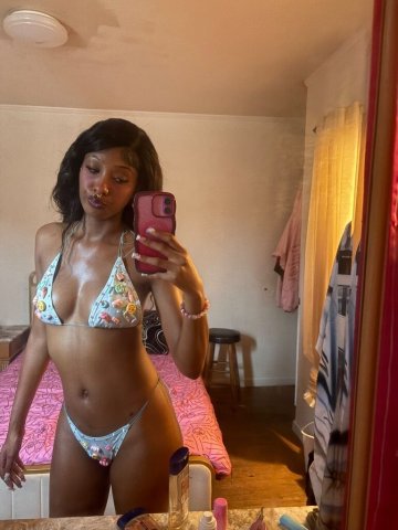 Santa Cruz Exotic Petite Bombshell — Squirter Outcalls & Facetime Verification - 1