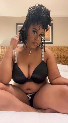 Jonesboro Queen Escort — Thick Scottish & Mali Woman (33) - 1