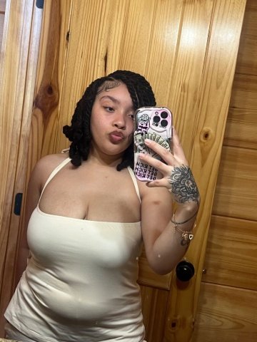 Fort Myers FL 20-Year-Old Female Escort — Soft Body, Flirty Conversation - 1