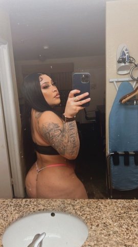 Jade — Spanish & French Curvy Female Escort (Long Beach, CA) - 1