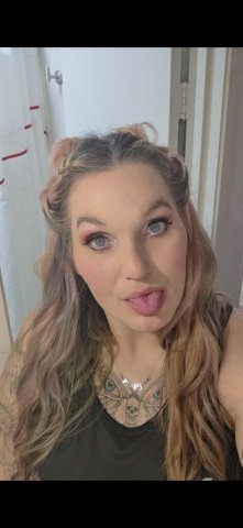Lexington KY Female Escort — Incall & Outcall, 6 ft - 1