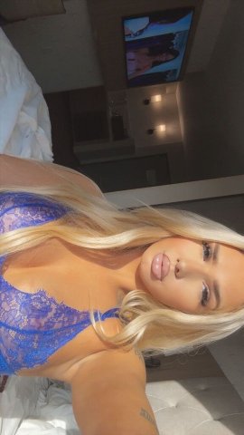 Blonde Bombshell Female Escort (Incall & Outcall) - 1