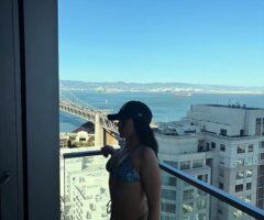 Mendocino escorts - Mendocino Female Escort — 5'2 thick thighs, green eyes