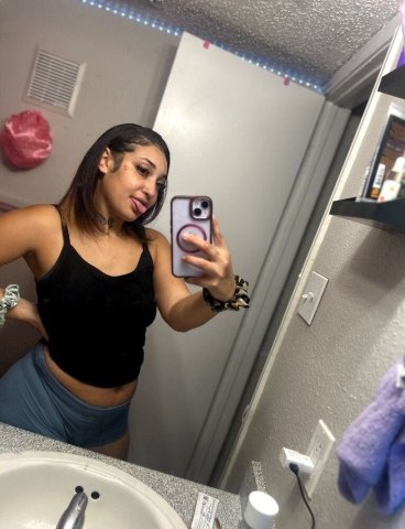 Incall/Outcall Latina Escort — Car Fun, Face Time - 1