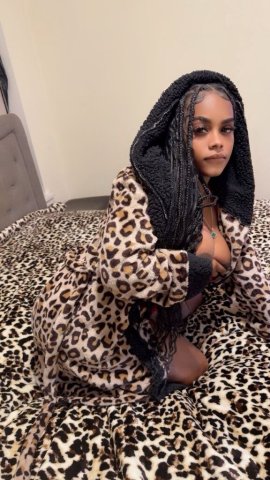 Angela, sexy petite joven latina — in-calls en Kingsbridge (Bronx)  - 1