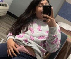Petite Babe Companion with Mia (32) - Image 7