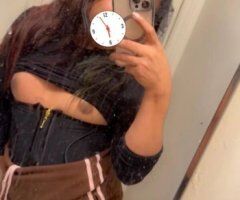 Petite Babe Companion with Mia (32) - Image 12