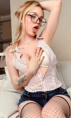 Salem, OR Female Escort — Incall & Outcall Car Fun - 1