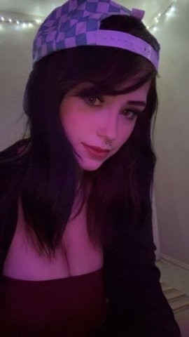 Raleigh-Durham Female Escort — massage, Nuru shower, sex kisses & girlfriend treatment - 1