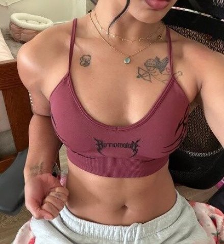 Hey I'm Available🙈Independent sucking queen 🐱Looking for someone regularly for in/outcall or car dates - 1
