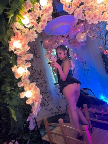 Sexy Exotic Mami Honey — Imperial Showgirls, Feet Fetish Friendly (Ft Show) - 1
