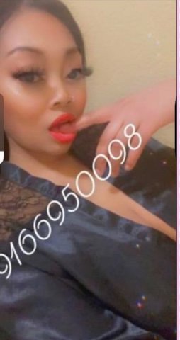 Oakland/East Bay Female Escort — 2-Hour First-Time Specials - 1