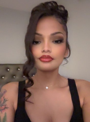 Layla — GFE, massage, and private content - 1