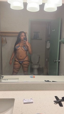Bakersfield CA Escort — upscale full service, incall & outcall - 1