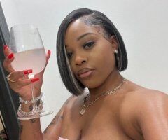 Omaha High-End Female Escort — Massages & Outcalls - Image 4