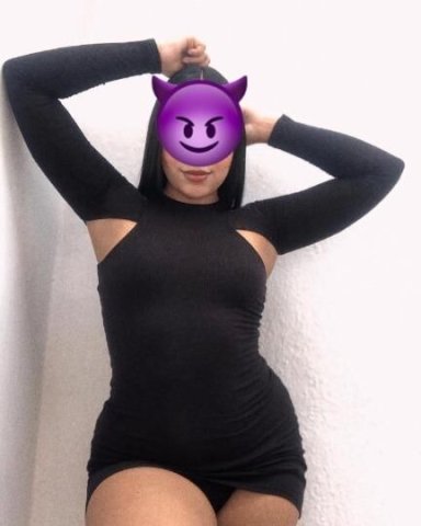 Mia (23) — Salem, Oregon Female Escort - 1