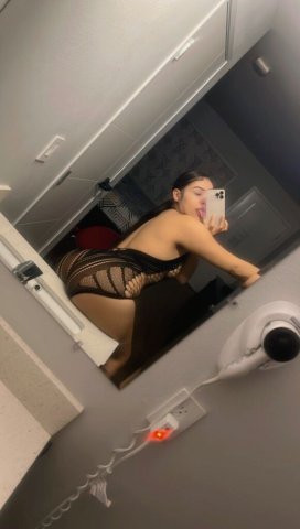 Pretty Ashley (24) Latina Escort — Incalls/Outcalls + Car Dates - 1