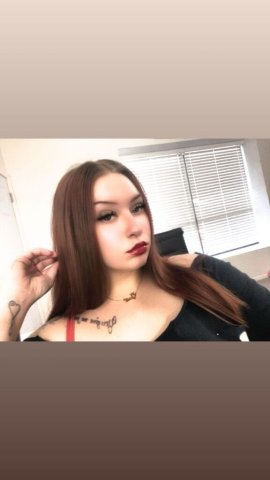 Cute, calm escort with pretty pics & late-night attention - 1