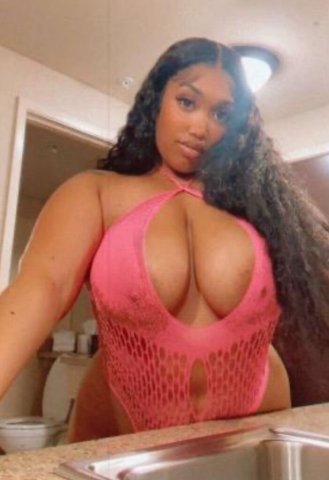 Chicago Female Escort — Incall & Outcall Sessions (Deposit for Outcalls) - 1