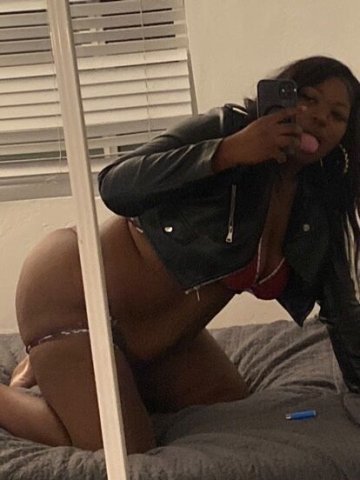 Oakland CA Female Escort — Chocolate-themed In-Call & Facetime Shows - 1