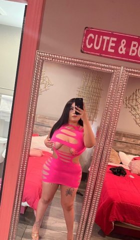 Super sweet thicc escort — pro throat-focused sessions, 2-girl option - 1