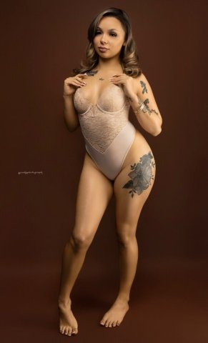 Portland Female Escort — Incalls / outcalls - 1