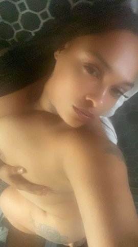 Norfolk Female Escort — Incalls, Outcalls & Full Service Rates (Verification Needed) - 1