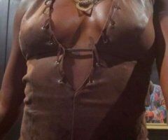 Cincinnati escorts - Renee in Cincinnati — Female Escort for massages, dates, and outcalls