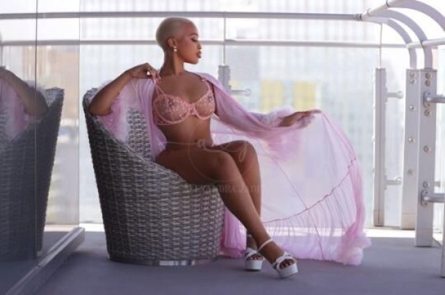 Petite 5'1" 115lb Alexandra Jade — Spinner  GFE + VIP & PSE - 1