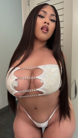 Curvy exotic mix Samoan  visiting—5'0, private real & ready - 1