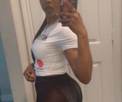 Seductive Flirty Female Escort in Chicago for Couples - Image 2